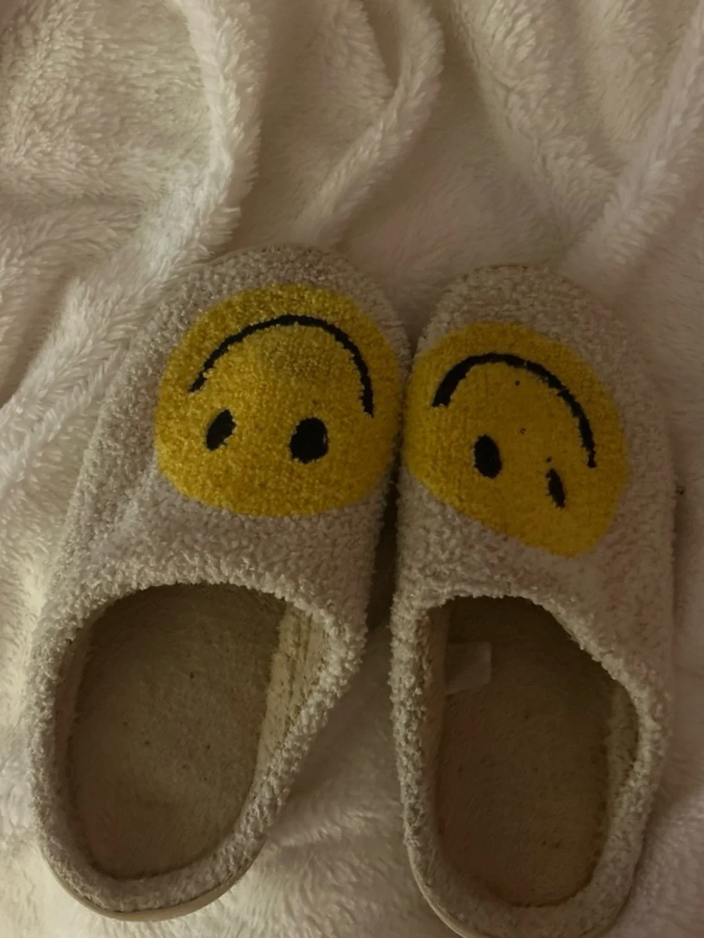Kids Cozy Smile Slippers in Cream and Yellow